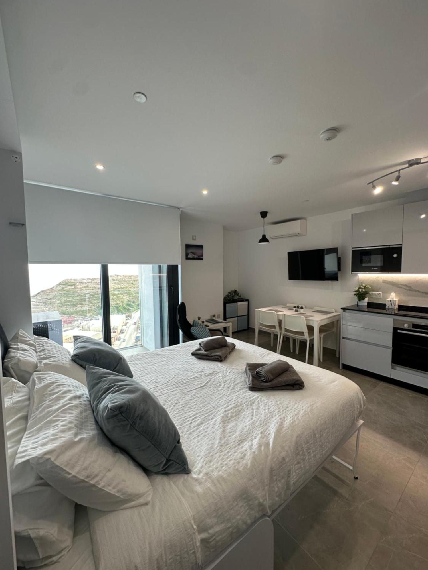 E1 Apartment High Level Sea View Gibraltar Exterior photo